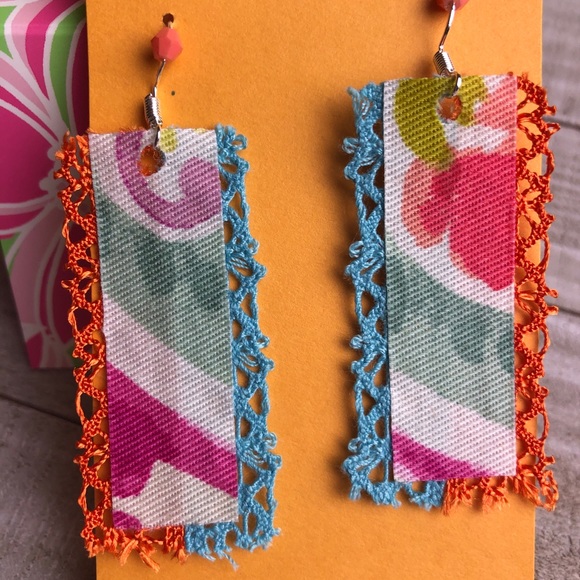 Designer Lace Earrings - Picture 4 of 5